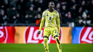 Expected Threat (xT) โซ่การบุกและ Third-Man Runs ที่ชี้ทิศสกอร์บน ufa168